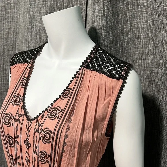 NWT Grayson Boho Pink Black Lace Shoulder Detail Maxi Dress Small - Picture 7 of 14